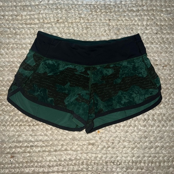 Emerald Green LuluLemon shorts - Picture 1 of 2